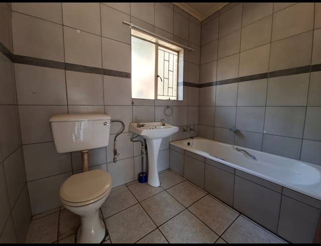3 BEDROOM HOUSE FOR SALE IN FALCON RIDGE